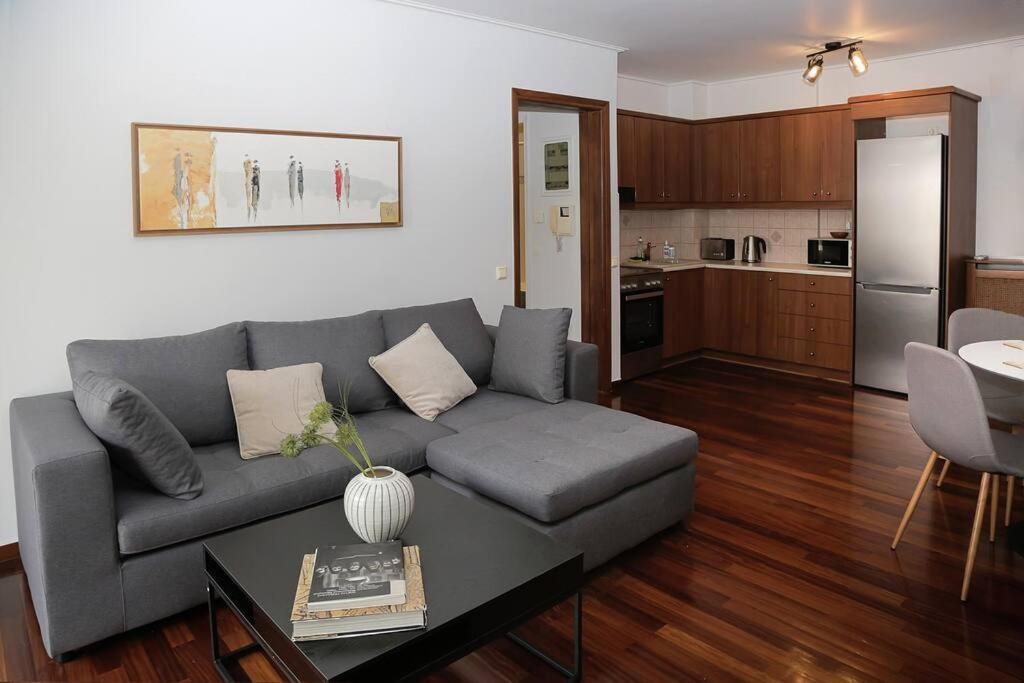 Charming Apartment Near Center Athene Buitenkant foto