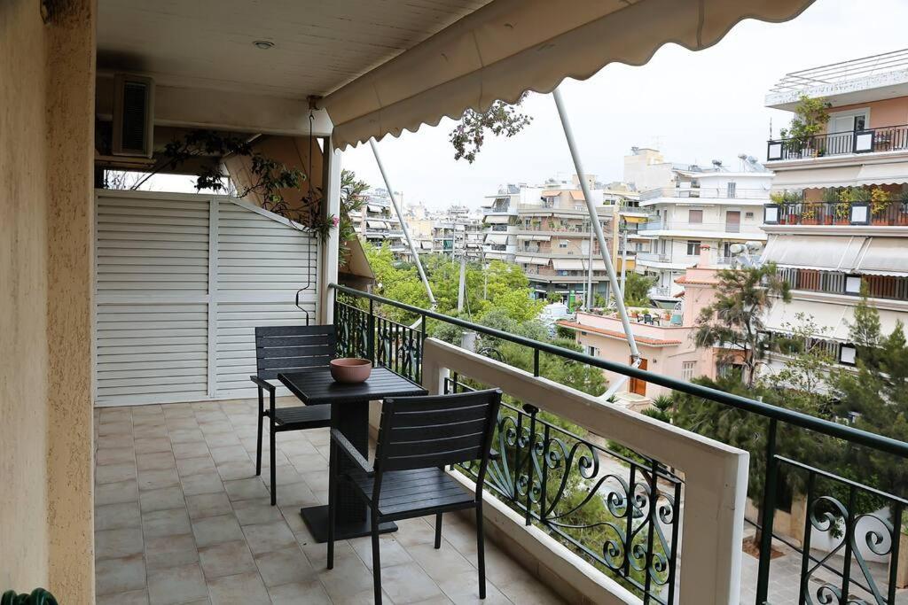 Charming Apartment Near Center Athene Buitenkant foto
